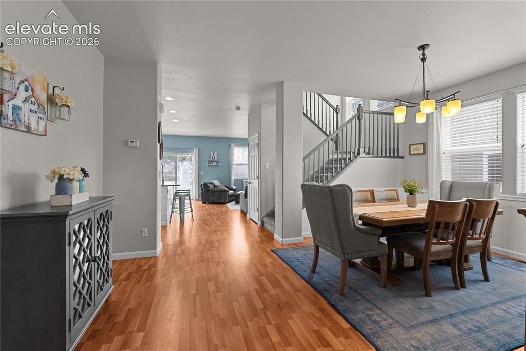 Image 6 of 21: Dining Area