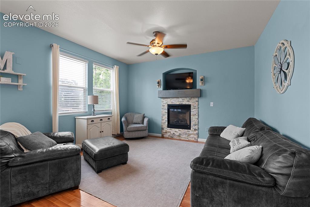 Image 9 of 21: Living Room