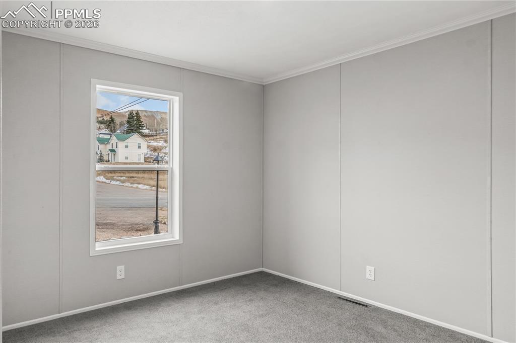 Image 13 of 35: Office