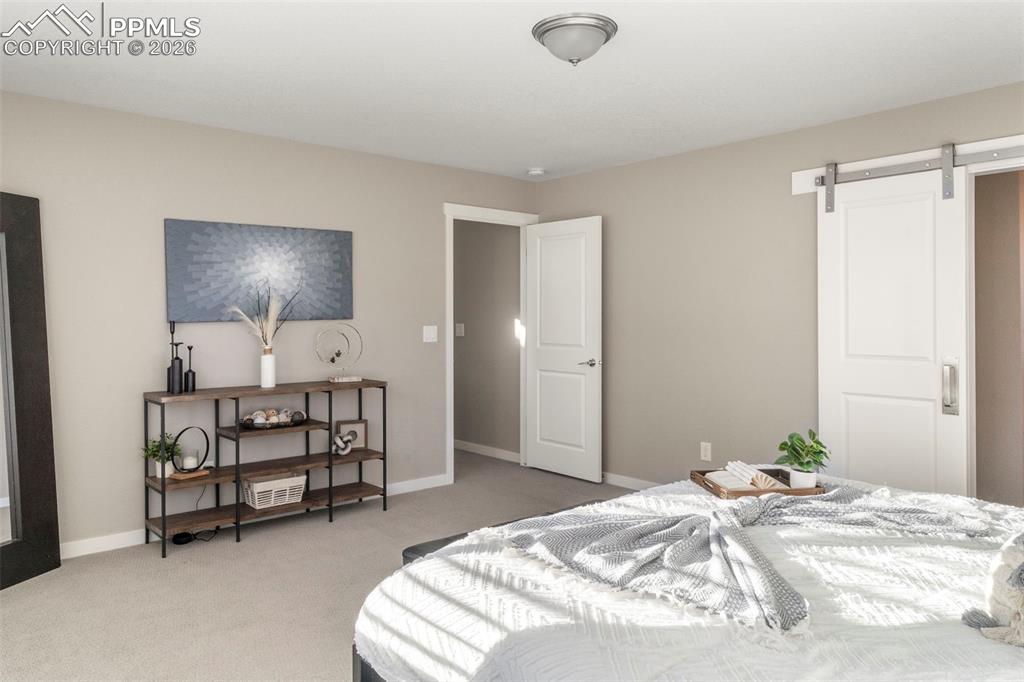 Image 17 of 33: Bedroom