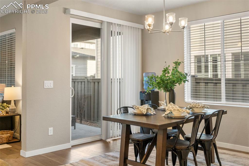 Image 8 of 33: Dining Area