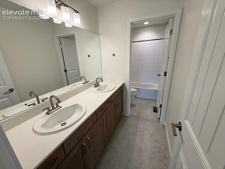 Image 36 of 50: Full Bath located on the Upper Level