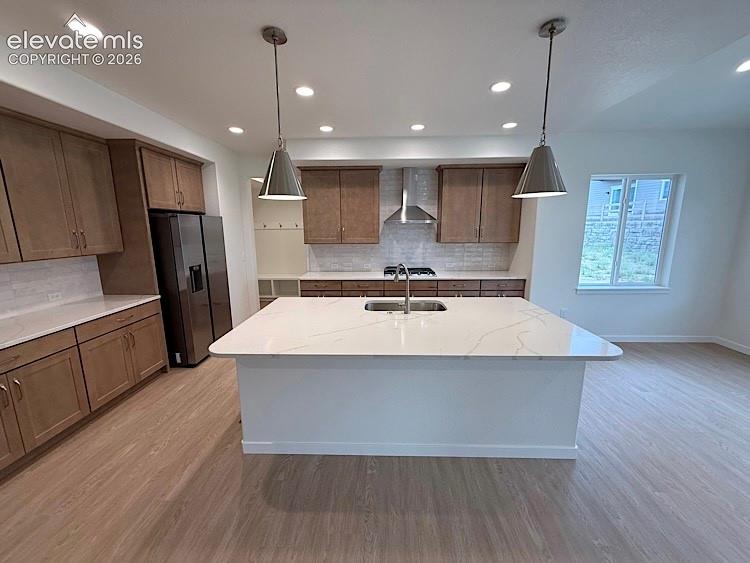 Image 6 of 50: Kitchen