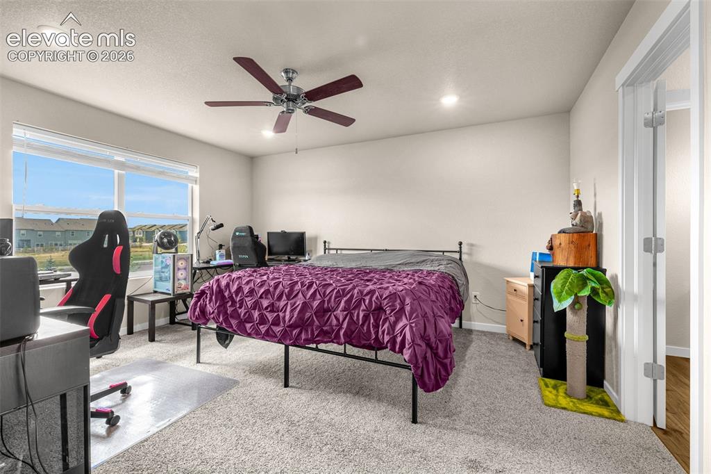 Image 18 of 43: Upstairs