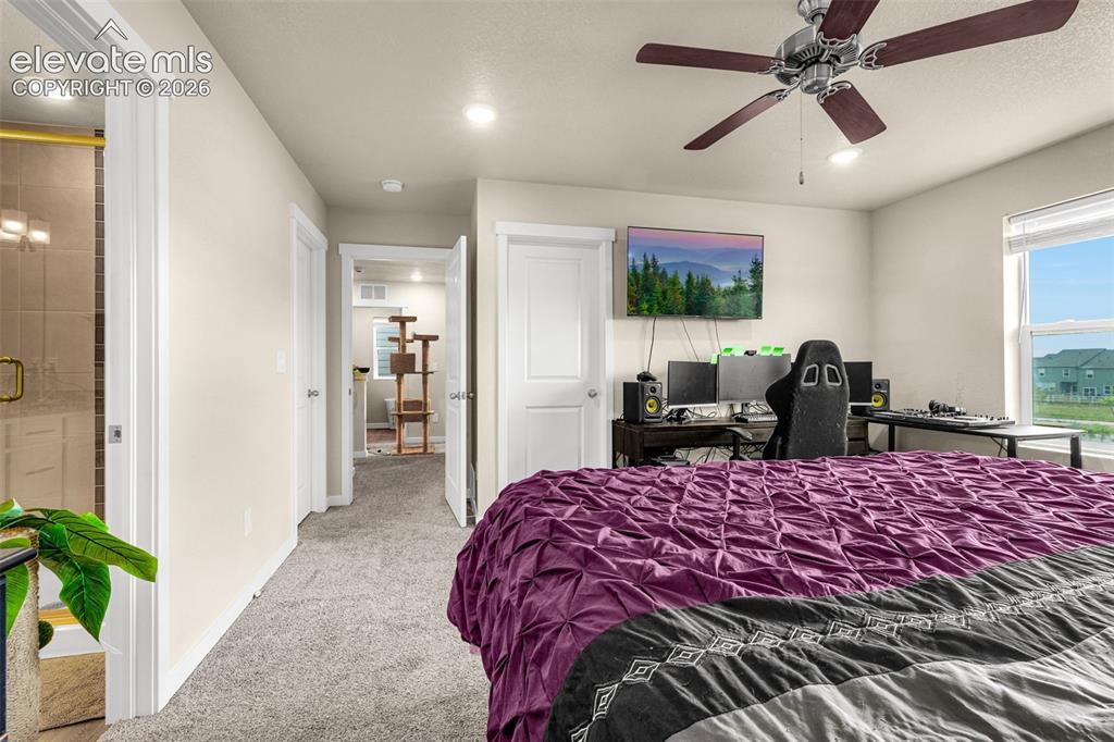Image 19 of 43: With 2 separate walk-in closets