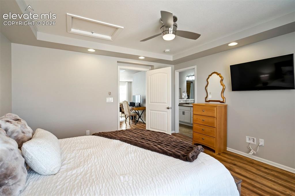 Image 33 of 46: Elegant finishes like recessed lighting and trace ceilings.
