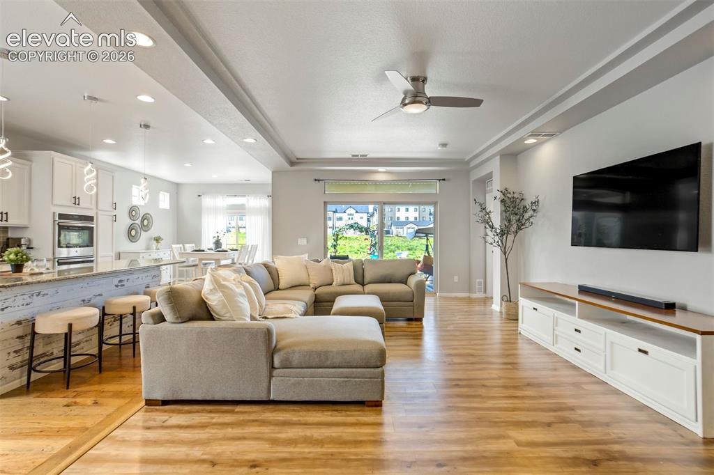 Image 5 of 46: Modern. Clean. And no bad carpet.