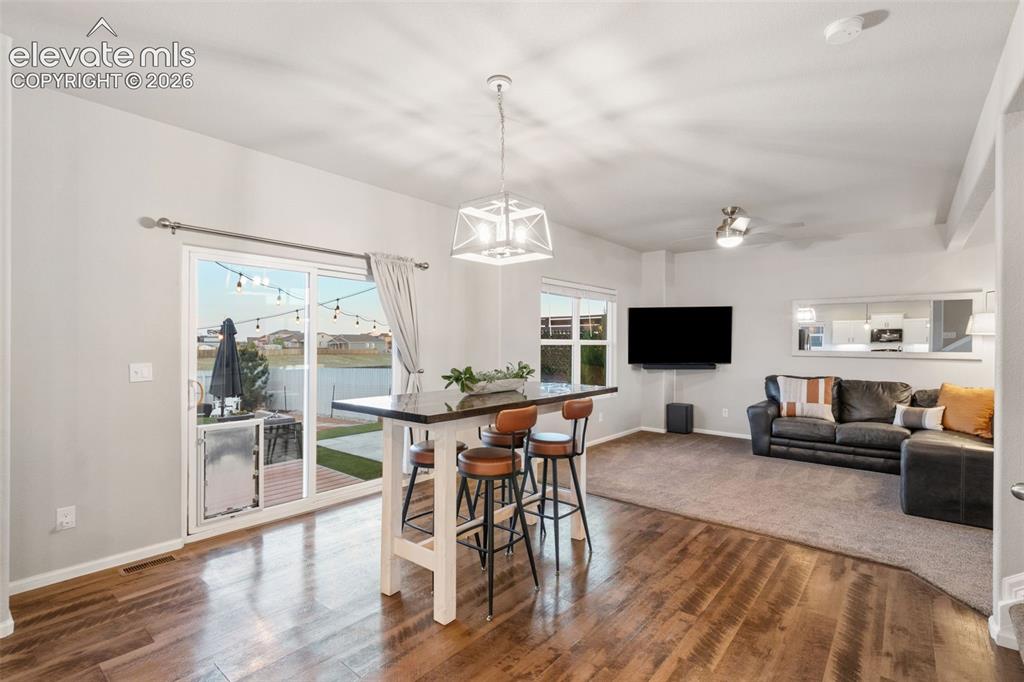 Image 9 of 40: Dining Area