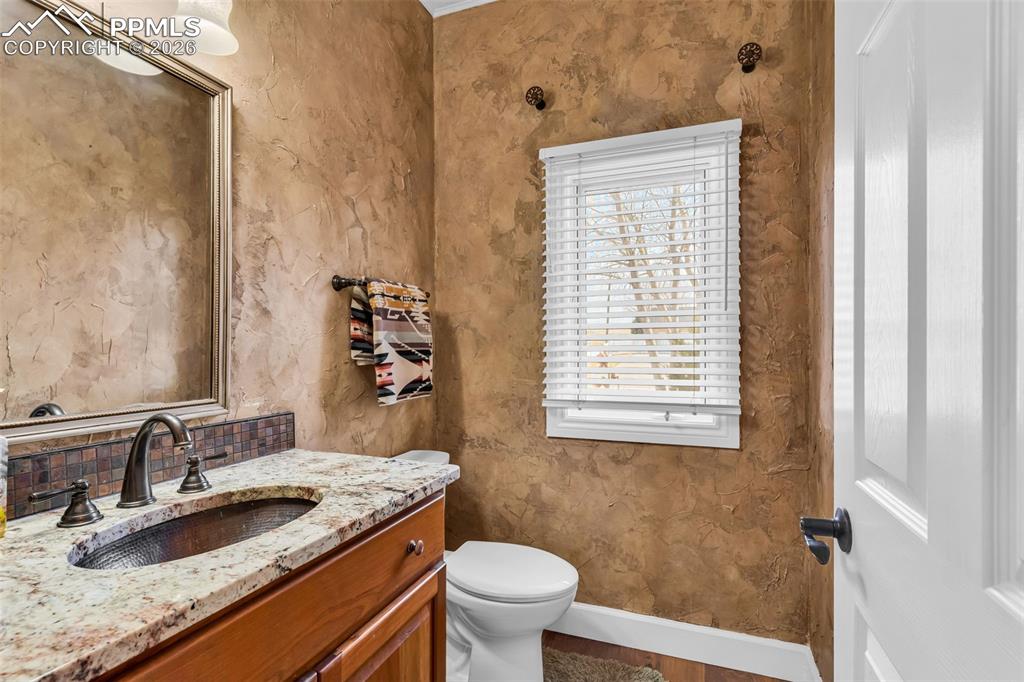 Image 12 of 50: Bathroom