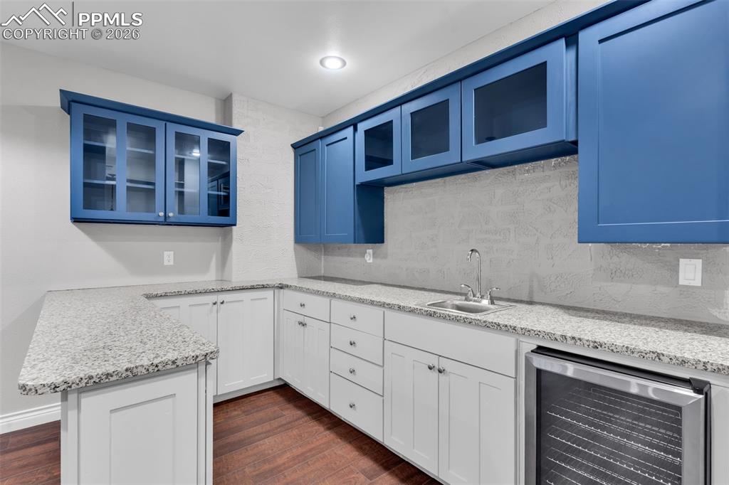 Image 23 of 50: Kitchen