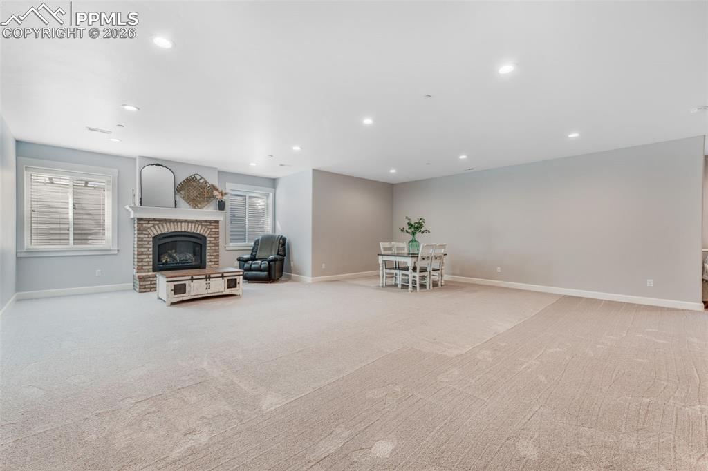 Image 26 of 50: Living Room