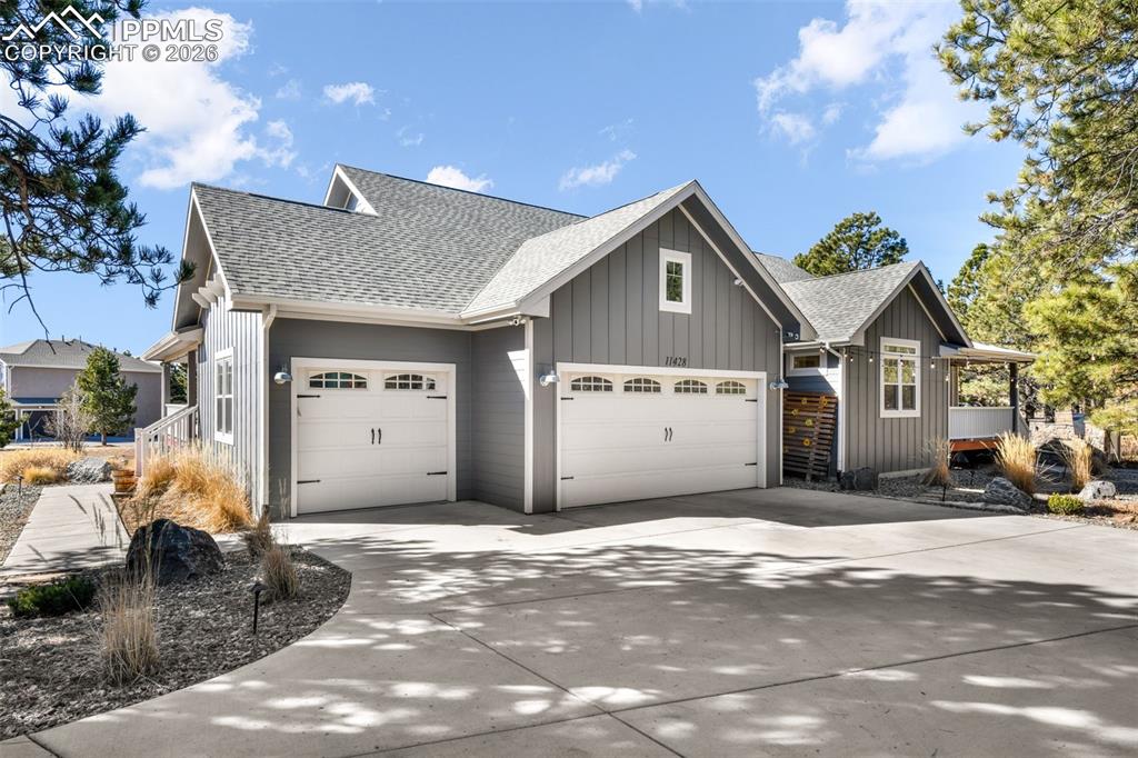 Image 4 of 50: Front of Structure