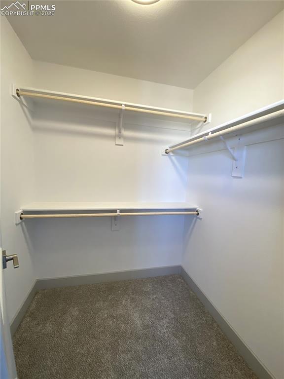 Image 23 of 33: Closet