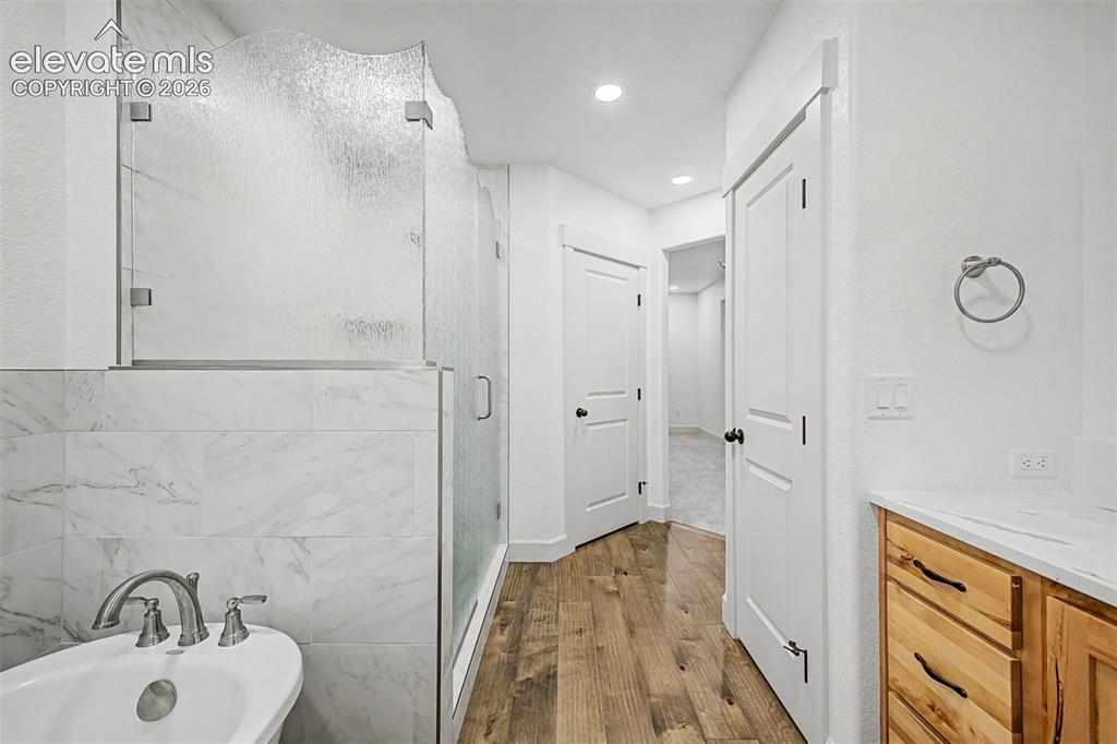 Image 19 of 50: Primary bath
