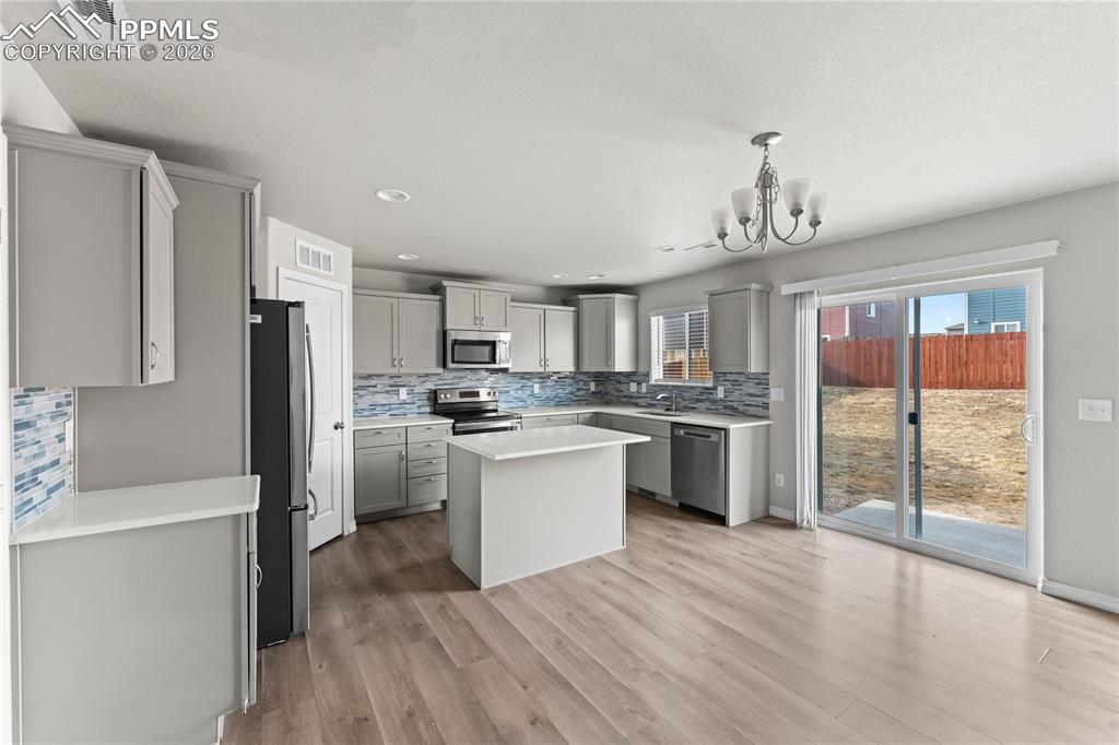 Image 10 of 35: Kitchen