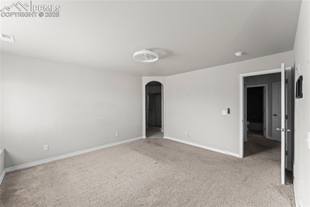 Image 19 of 35: Bedroom