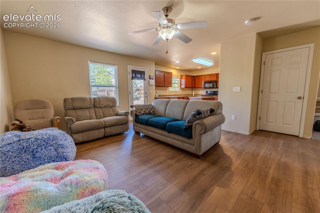 Image 16 of 36: Living Room