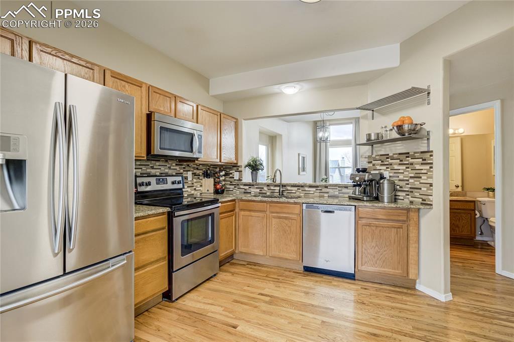 Image 2 of 41: Kitchen