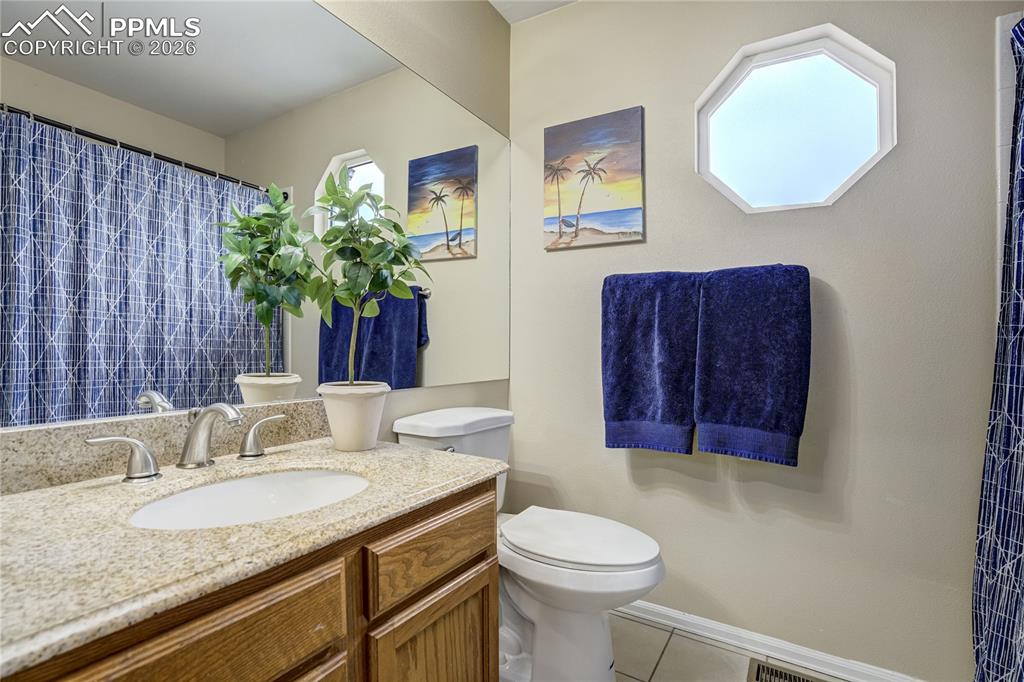 Image 24 of 41: Bathroom