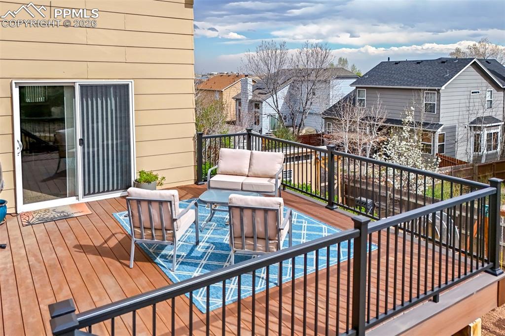 Image 35 of 41: Deck