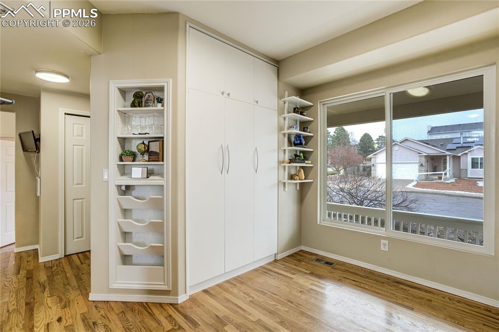 Image 5 of 41: Closet