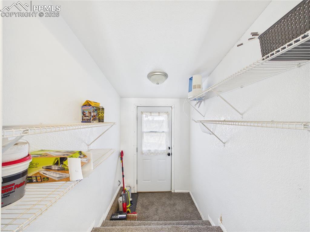 Image 16 of 39: Entry