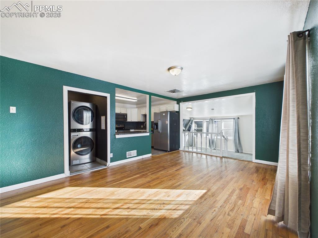 Image 7 of 39: Living Room