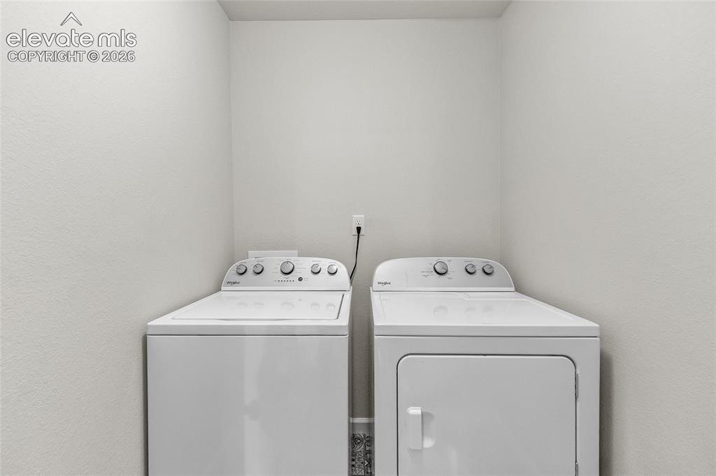 Image 16 of 32: Laundry
