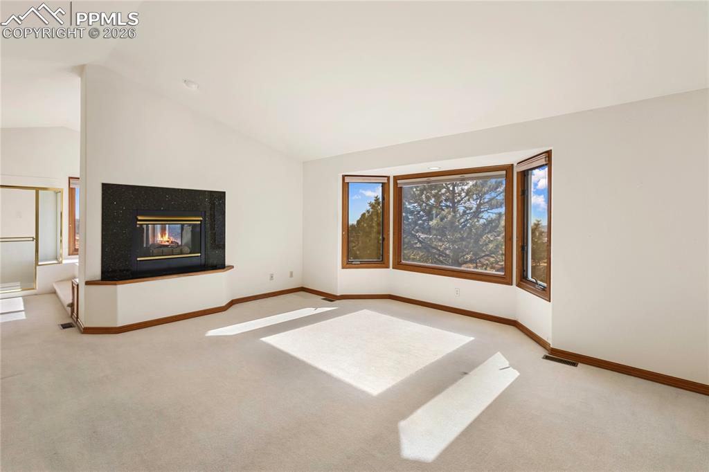 Image 31 of 48: Living Room