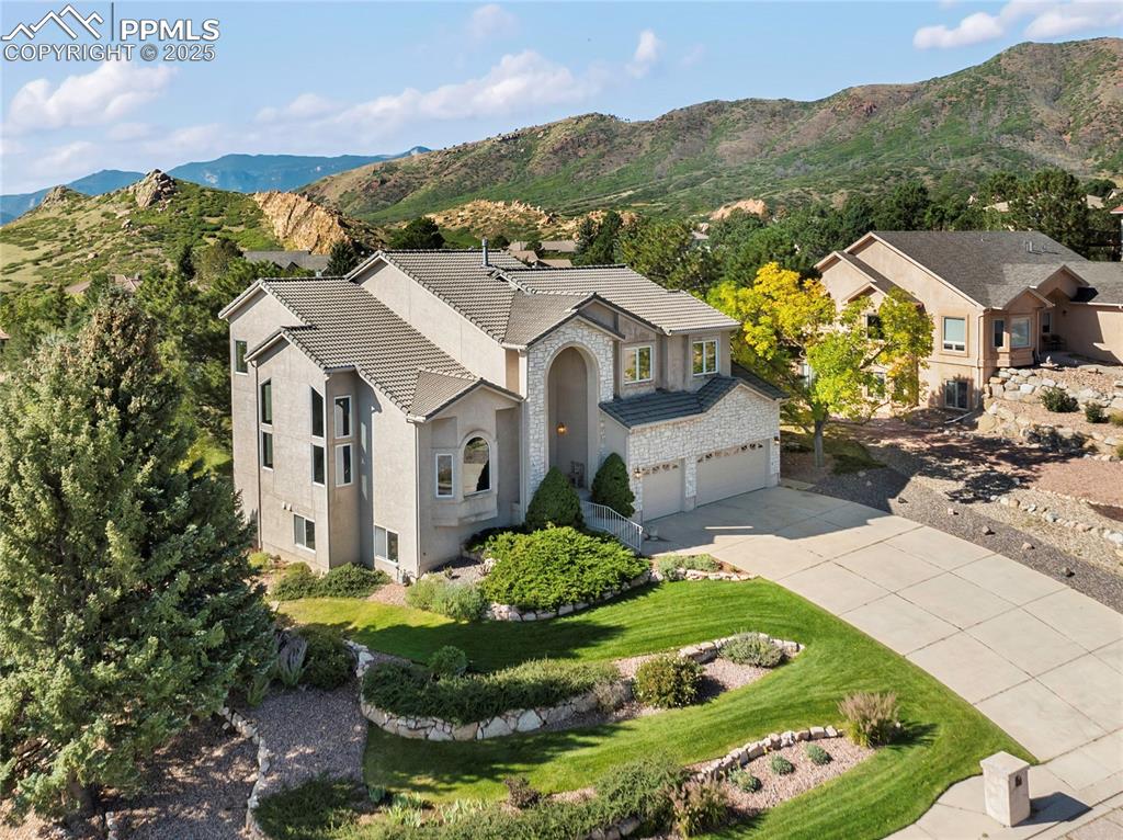 Image 4 of 48: Front of Structure