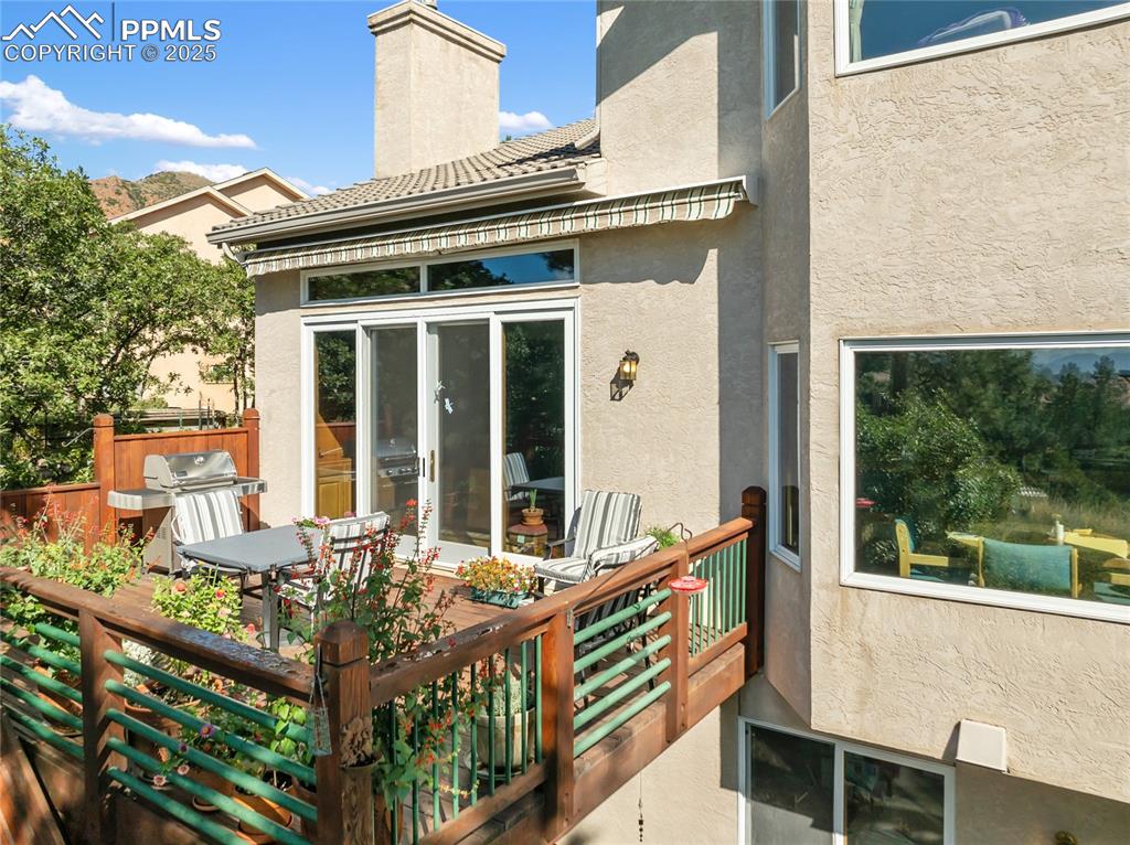 Image 7 of 48: Back of Structure