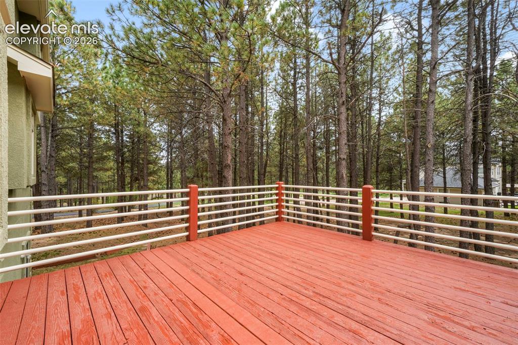 Image 43 of 50: Deck