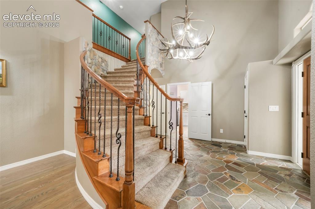 Image 5 of 50: Entrance Foyer