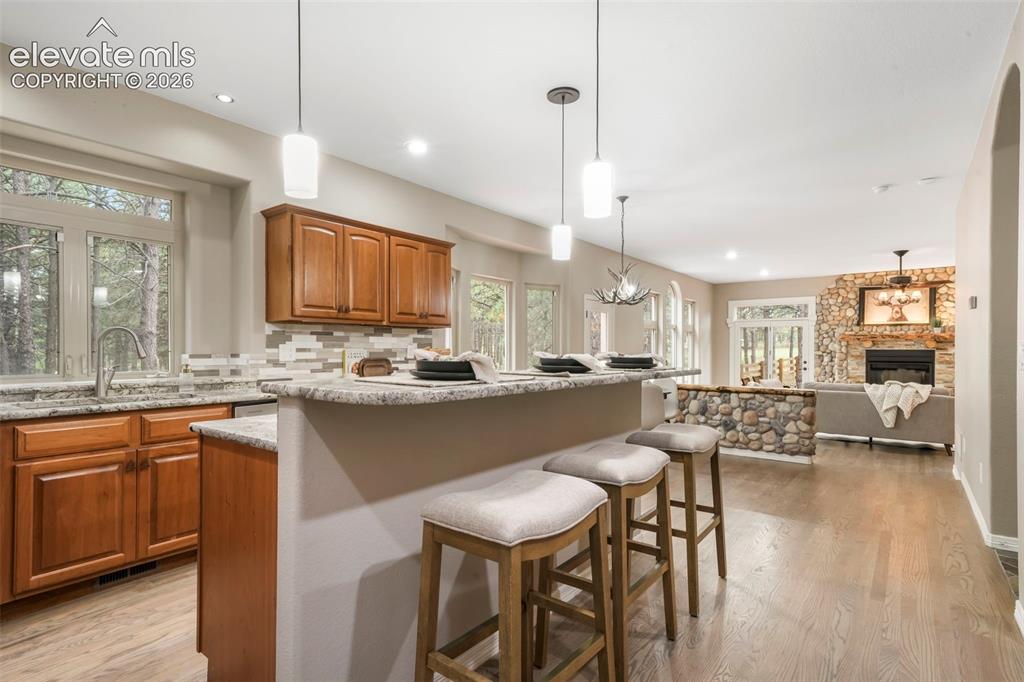 Image 9 of 50: Kitchen