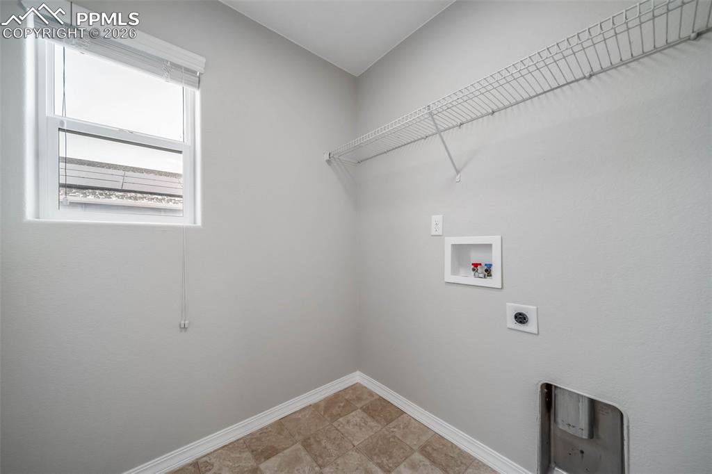 Image 38 of 46: Laundry