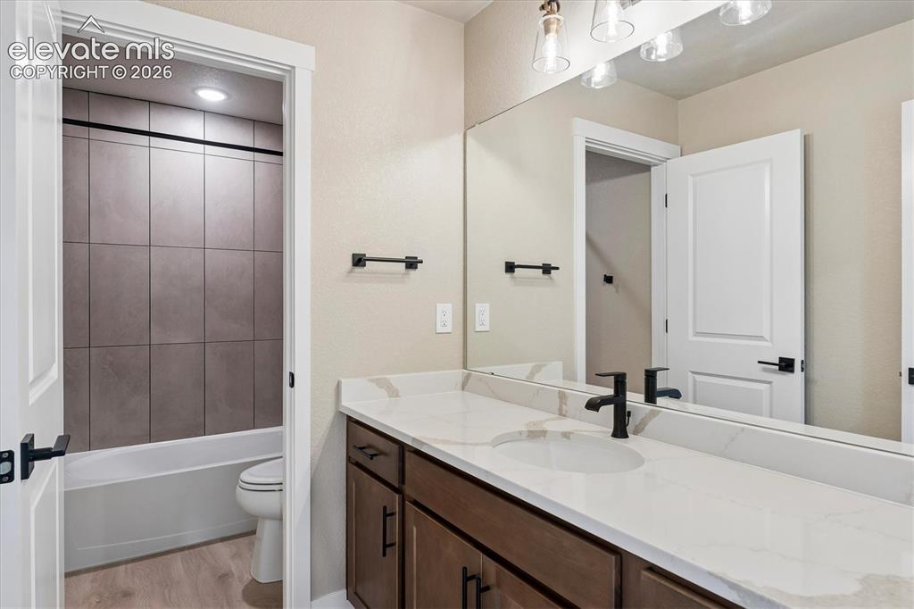 Image 10 of 22: Bathroom