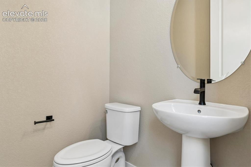 Image 7 of 22: Bathroom