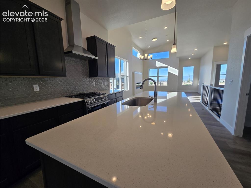 Image 11 of 30: Kitchen