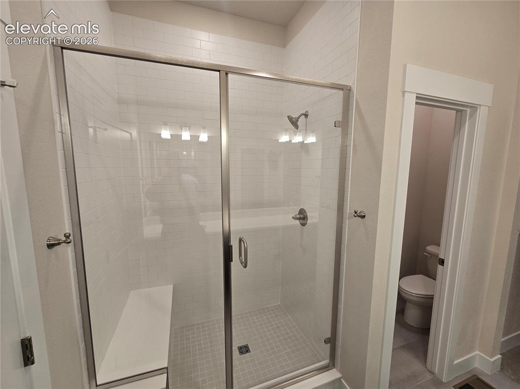 Image 18 of 30: Bathroom