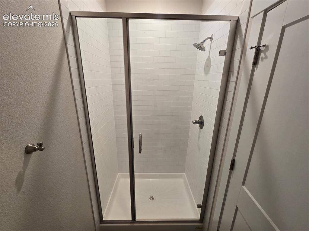 Image 26 of 30: Bathroom