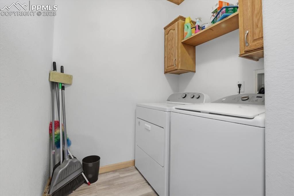 Image 24 of 50: Laundry