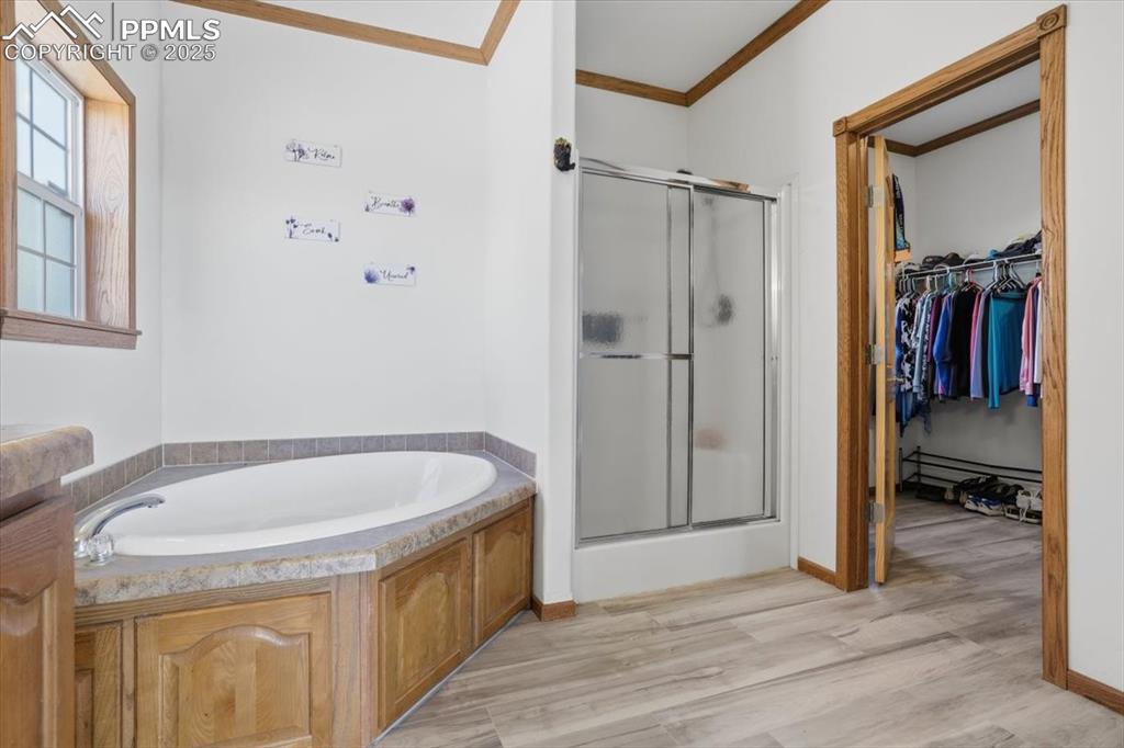 Image 35 of 50: Bathroom