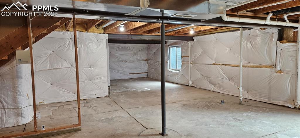 Image 23 of 26: View of unfinished below grade area