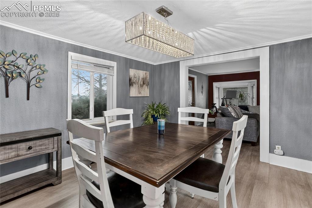 Image 16 of 50: Spacious separate dining room