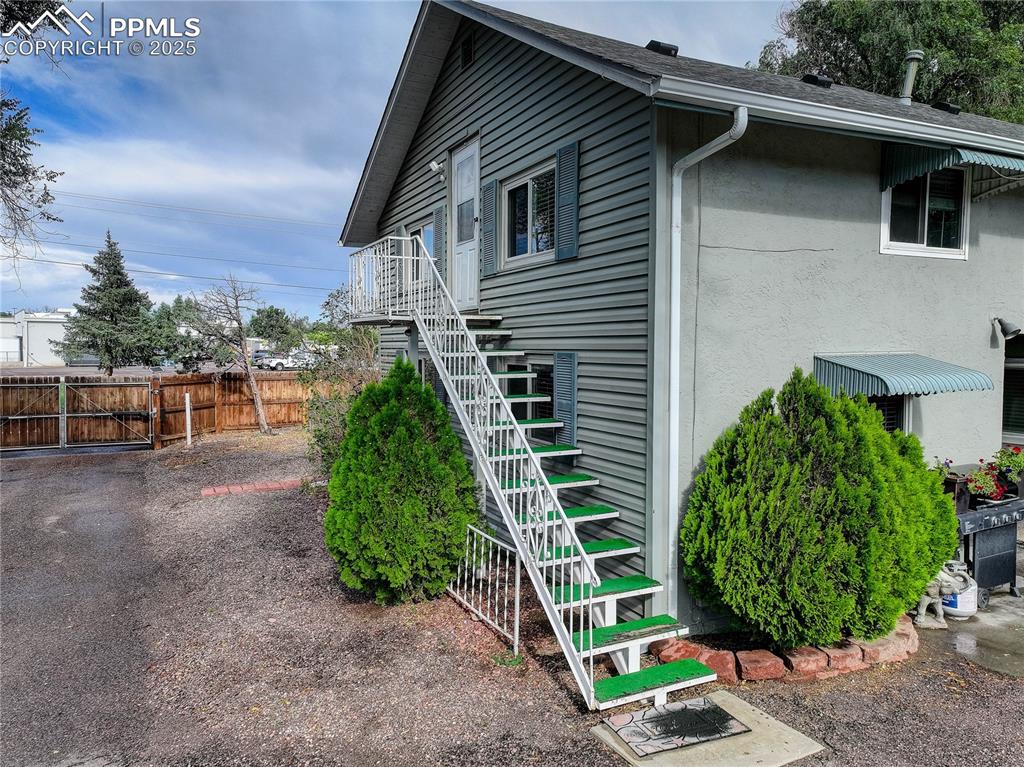 Image 8 of 50: View of home