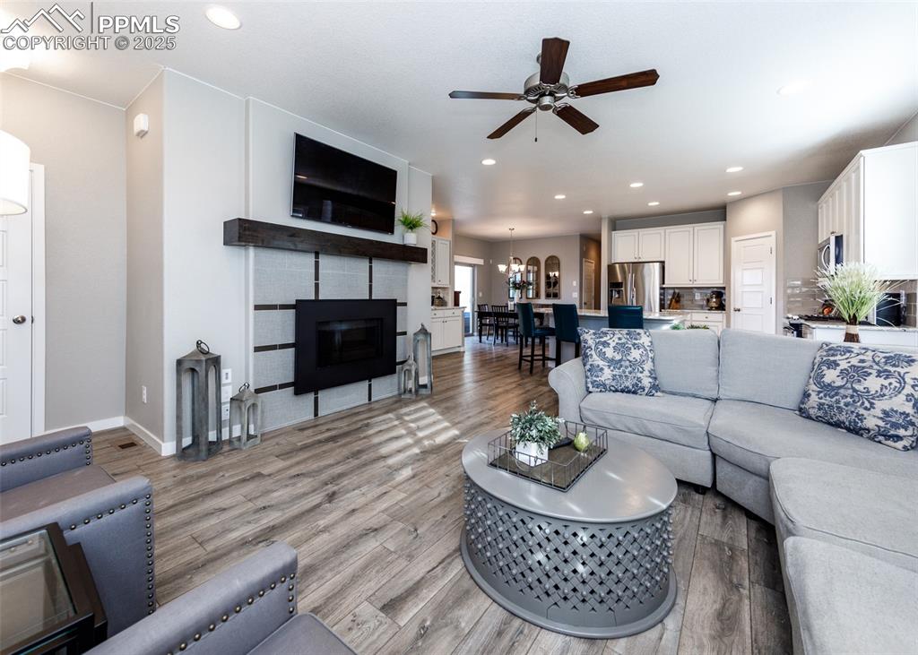 Image 13 of 37: Living Room