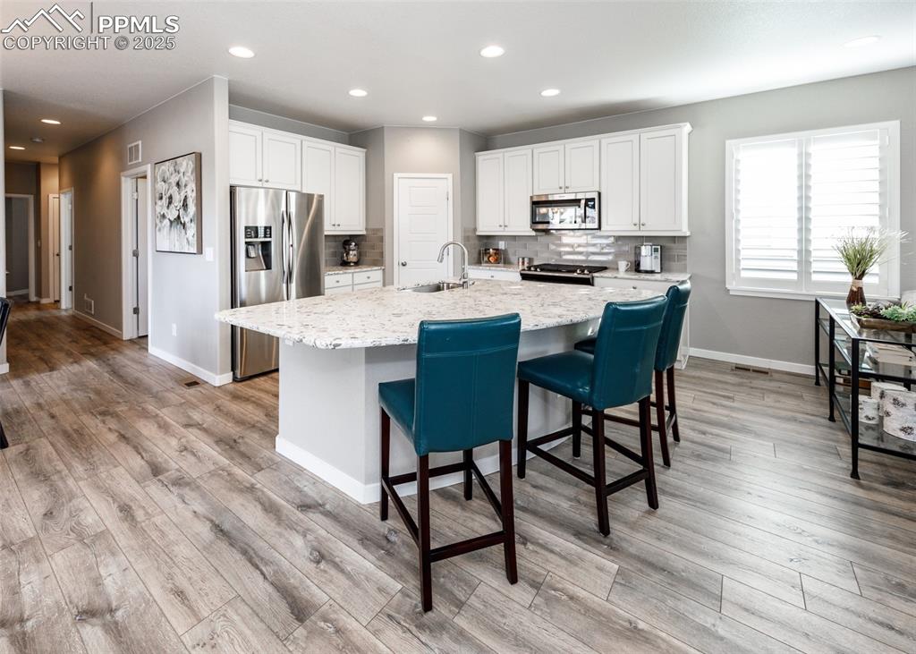 Image 15 of 37: Kitchen