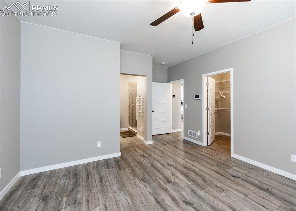 Image 27 of 37: Bedroom