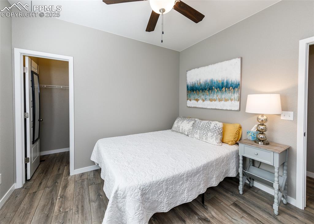 Image 31 of 37: Bedroom