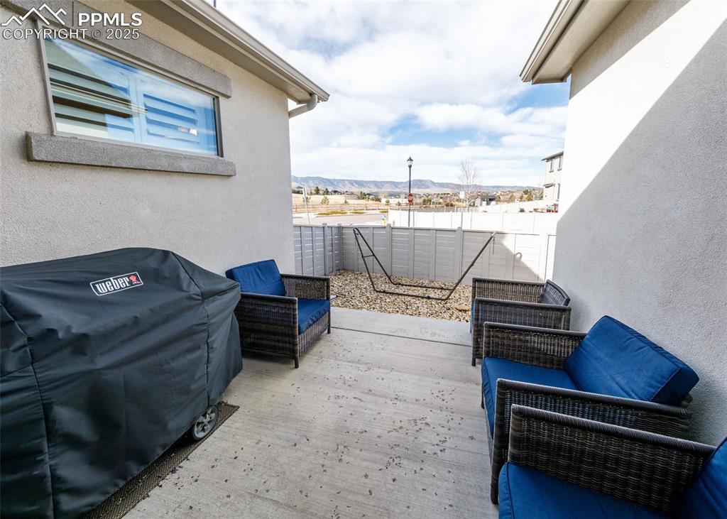 Image 34 of 37: Patio